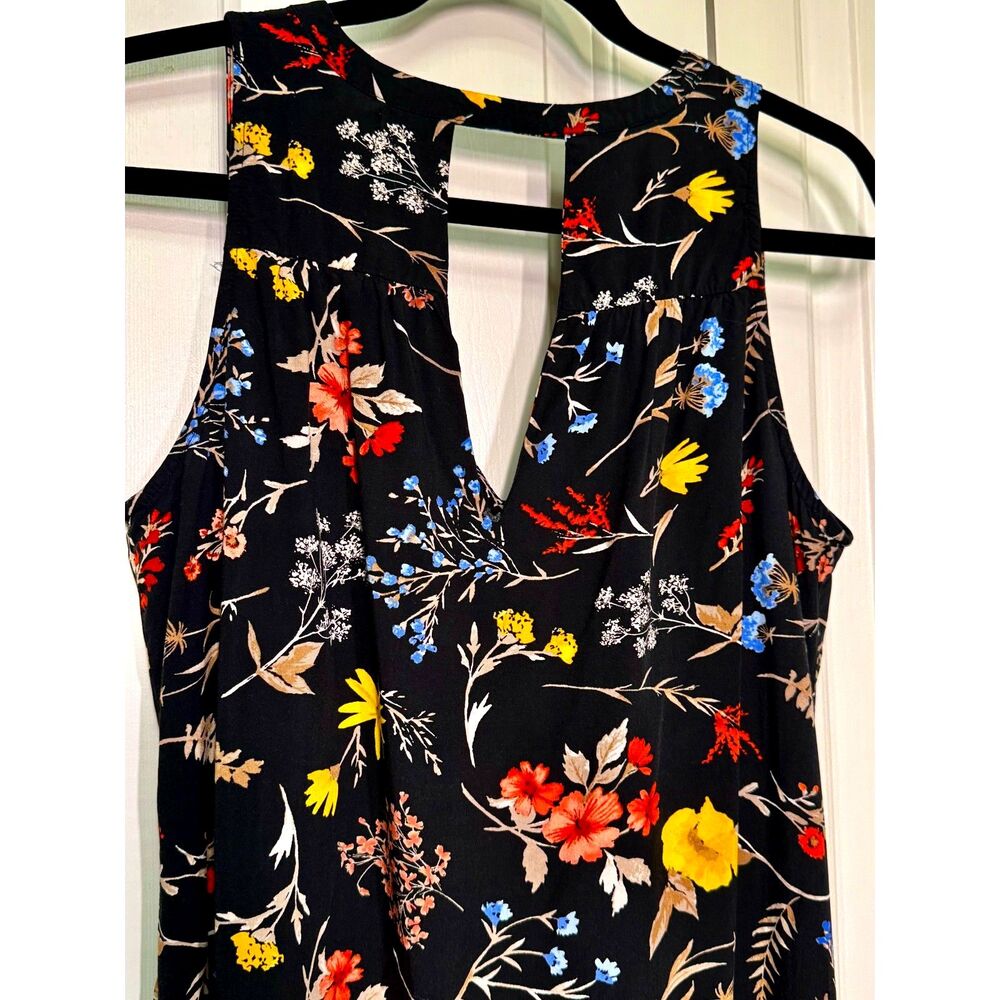 Feminine Summer GAP black floral pattern dress V-neck Size L